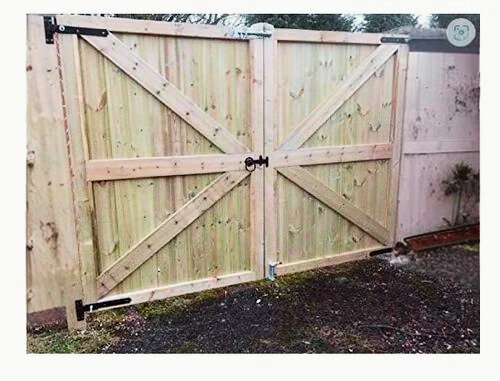 Wooden Gate by USTYLE Home Improvements